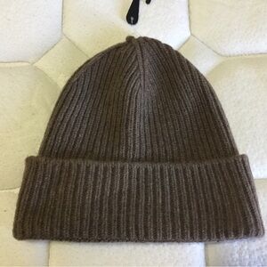 Tesma Cashmere Unisex brown ribbed beanie knit hat Made in Italy NWT A